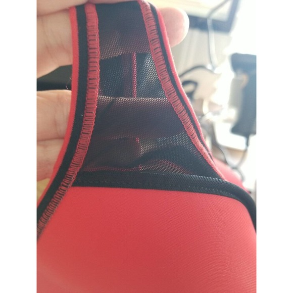 Light Impact Sports Bra Size 32C Women's Le Mystere Wire free US Black/Red New - Picture 5 of 9